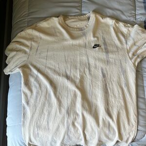 Nike Cream Short Sleeve Tee Classic Design